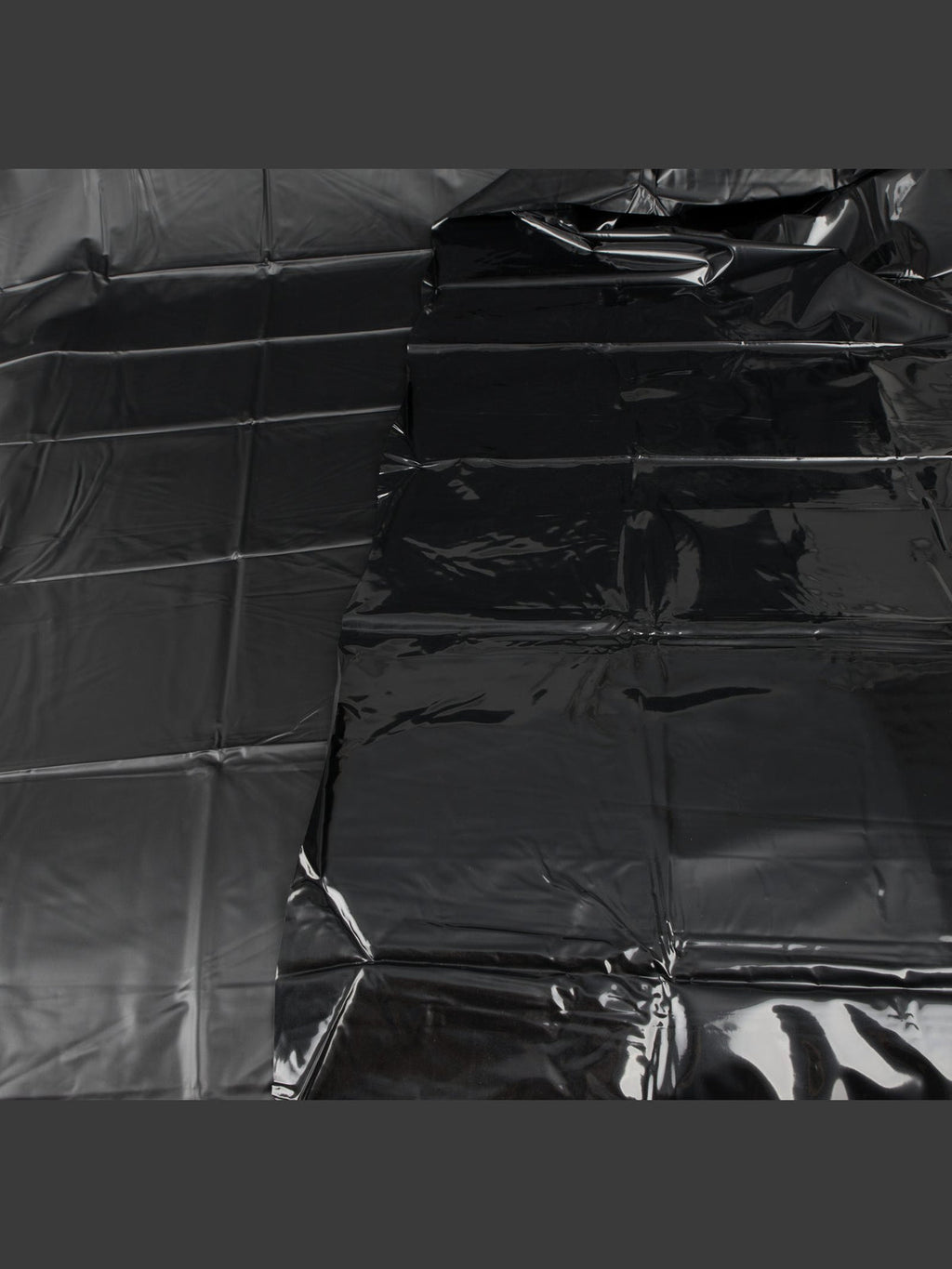 Lençol de vinil brilhante, 200 × 230 cm – Preto · fetish collection (foto 3)